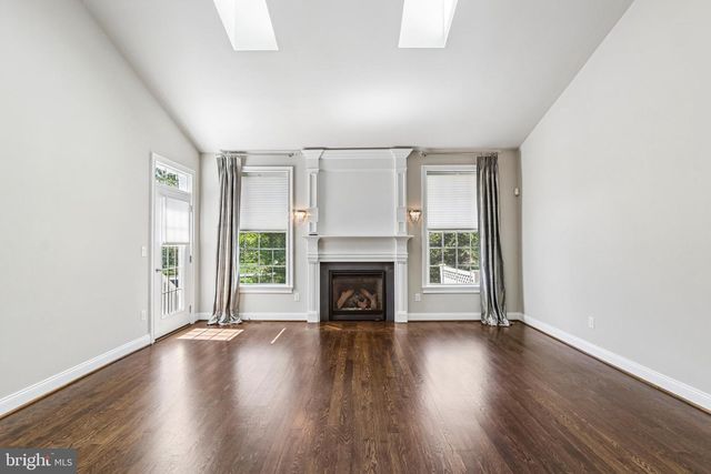 112 SARAZEN DR, Moorestown, NJ 08057