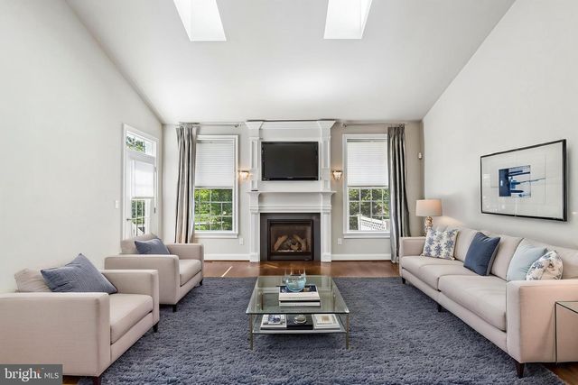 112 SARAZEN DR, Moorestown, NJ 08057