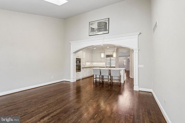 112 SARAZEN DR, Moorestown, NJ 08057