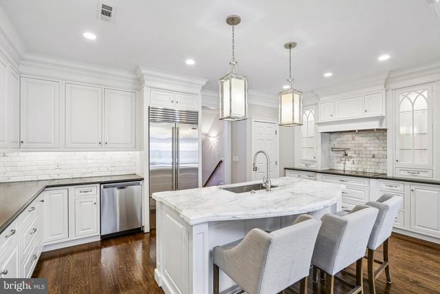 112 SARAZEN DR, Moorestown, NJ 08057