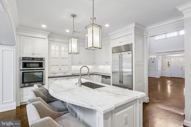 112 SARAZEN DR, Moorestown, NJ 08057