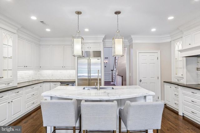 112 SARAZEN DR, Moorestown, NJ 08057