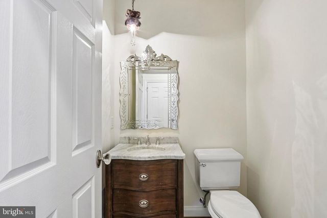 112 SARAZEN DR, Moorestown, NJ 08057