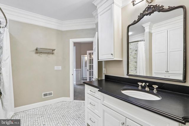 112 SARAZEN DR, Moorestown, NJ 08057
