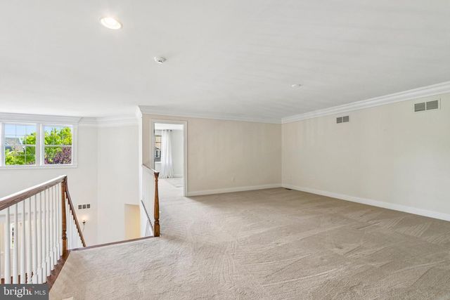 112 SARAZEN DR, Moorestown, NJ 08057