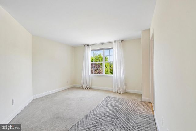 112 SARAZEN DR, Moorestown, NJ 08057