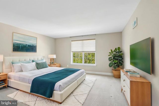 112 SARAZEN DR, Moorestown, NJ 08057