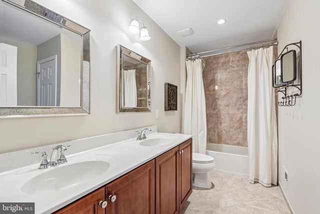 112 SARAZEN DR, Moorestown, NJ 08057