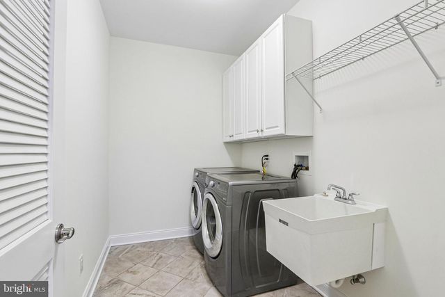 112 SARAZEN DR, Moorestown, NJ 08057