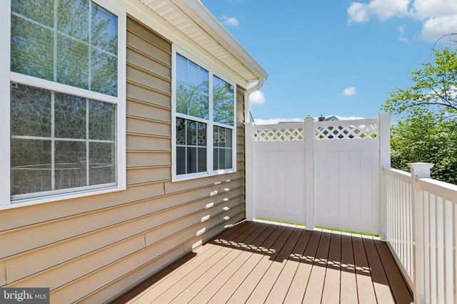 112 SARAZEN DR, Moorestown, NJ 08057