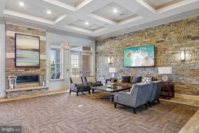 112 SARAZEN DR, Moorestown, NJ 08057