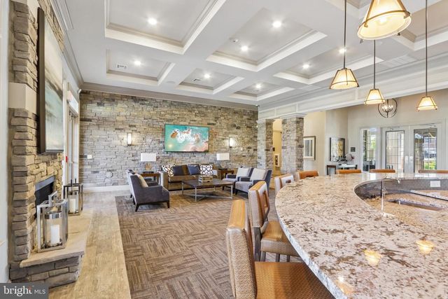 112 SARAZEN DR, Moorestown, NJ 08057