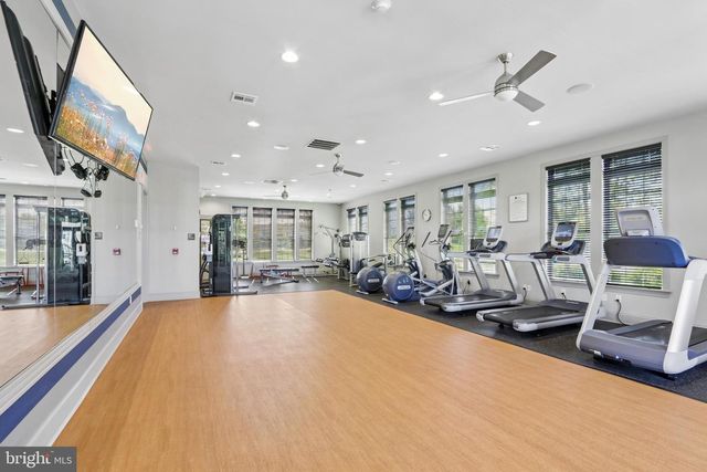 112 SARAZEN DR, Moorestown, NJ 08057