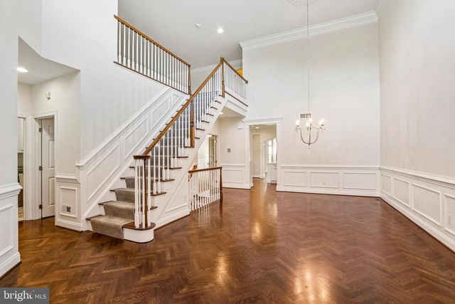 112 SARAZEN DR, Moorestown, NJ 08057