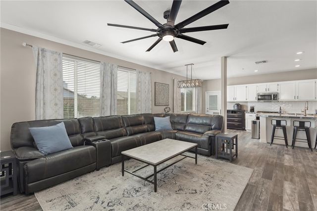 30183 Frontera Del Sur, Highland, CA 92346