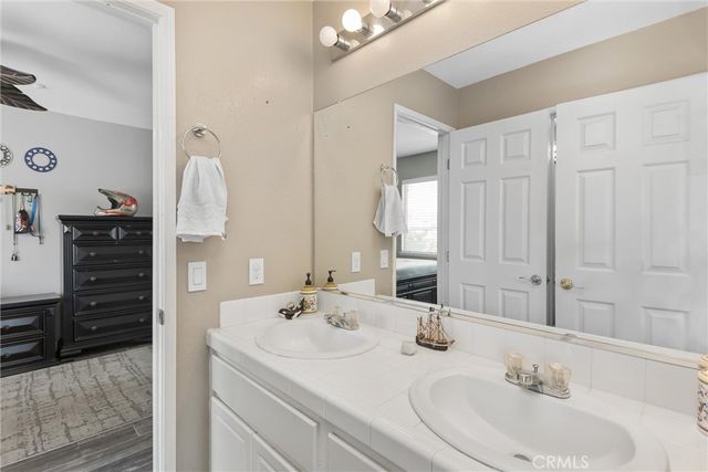30183 Frontera Del Sur, Highland, CA 92346