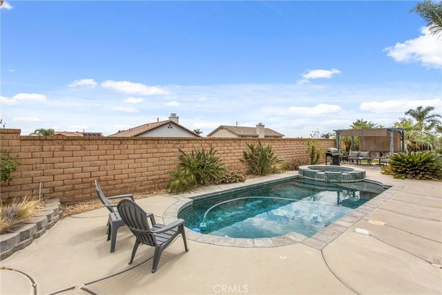 30183 Frontera Del Sur, Highland, CA 92346