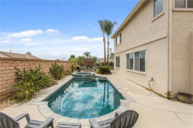 30183 Frontera Del Sur, Highland, CA 92346