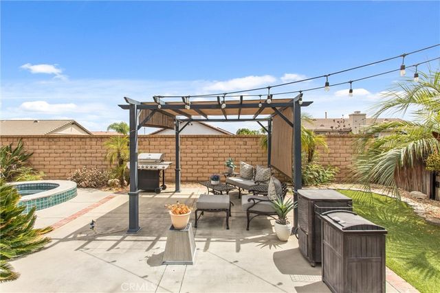 30183 Frontera Del Sur, Highland, CA 92346