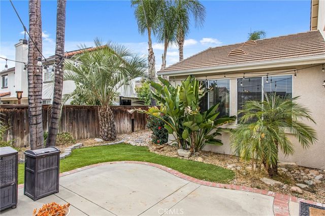30183 Frontera Del Sur, Highland, CA 92346