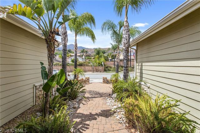 30183 Frontera Del Sur, Highland, CA 92346