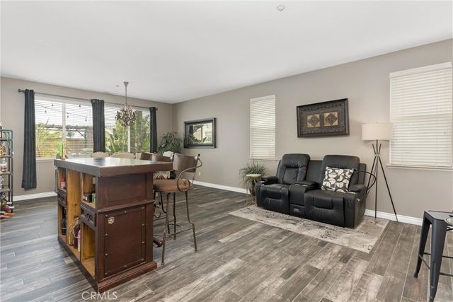 30183 Frontera Del Sur, Highland, CA 92346