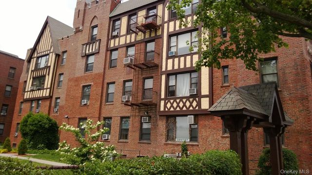 97 Cedarhurst Avenue 1K, Cedarhurst, NY 11516