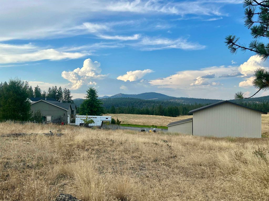 5674B Jergens Rd Rd, Nine Mile Falls, WA 99026