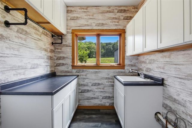 W860 Cedar Road, Eau Claire, WI 54701