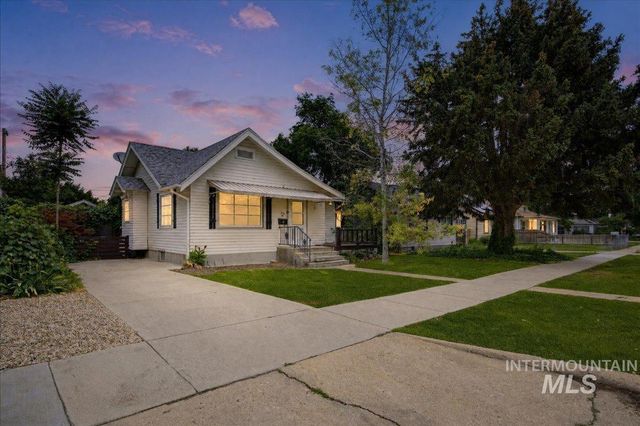 915 13th Ave S, Nampa, ID 83651
