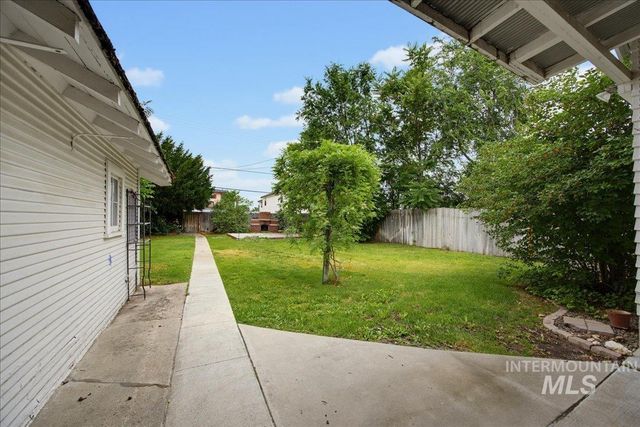 915 13th Ave S, Nampa, ID 83651