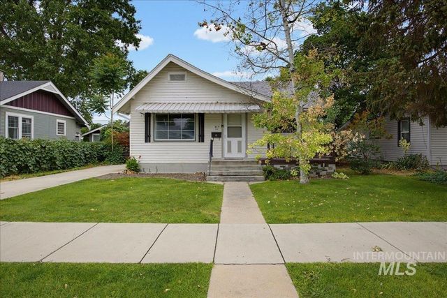 915 13th Ave S, Nampa, ID 83651