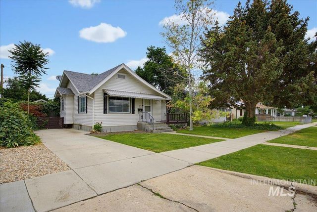 915 13th Ave S, Nampa, ID 83651