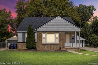 13710 Balfour Street, Oak Park, MI 48237