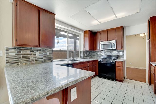 14527 Pony Trail Road, Victorville, CA 92392