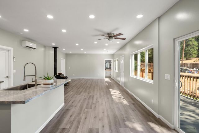 716 Railroad Flat Rd, Mokelumne Hill, CA 95245