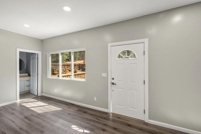 716 Railroad Flat Rd, Mokelumne Hill, CA 95245