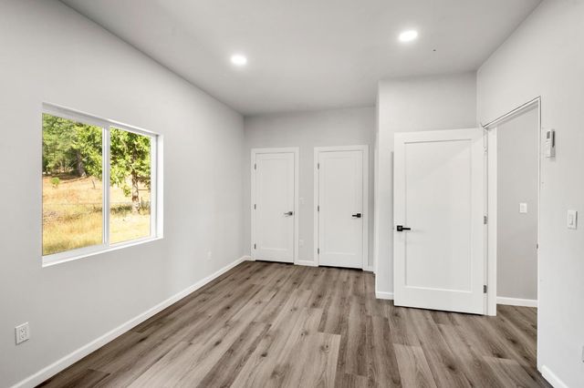 716 Railroad Flat Rd, Mokelumne Hill, CA 95245