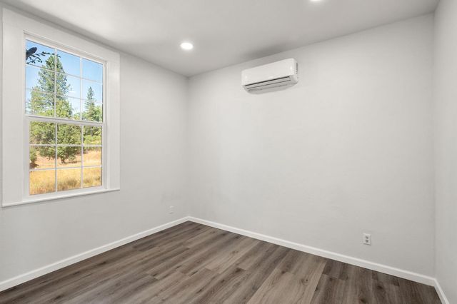 716 Railroad Flat Rd, Mokelumne Hill, CA 95245