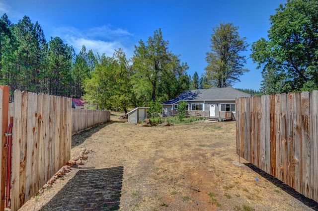 716 Railroad Flat Rd, Mokelumne Hill, CA 95245