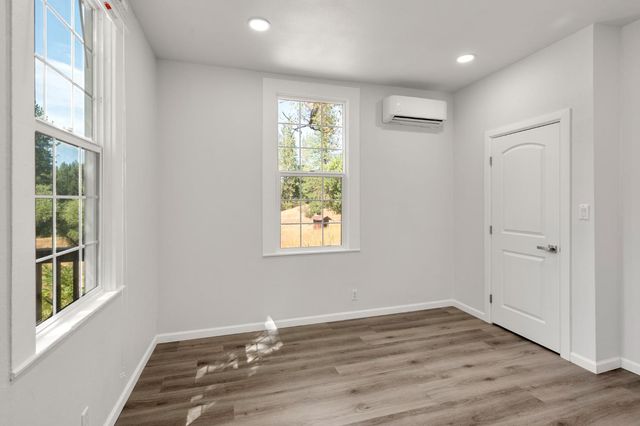 716 Railroad Flat Rd, Mokelumne Hill, CA 95245