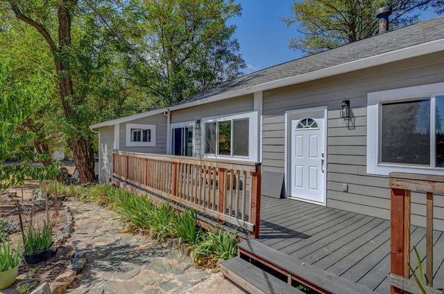 716 Railroad Flat Rd, Mokelumne Hill, CA 95245