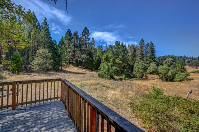 716 Railroad Flat Rd, Mokelumne Hill, CA 95245