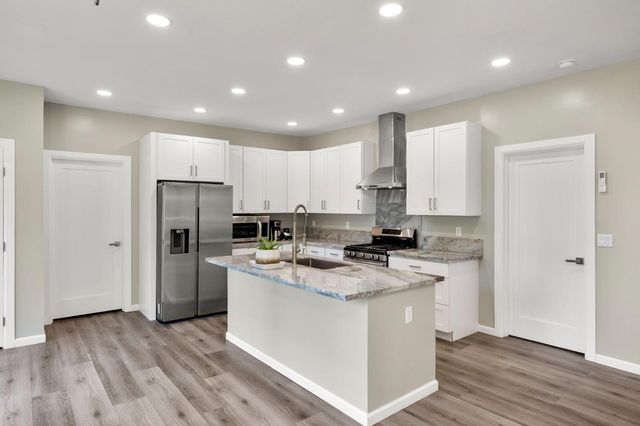 716 Railroad Flat Rd, Mokelumne Hill, CA 95245