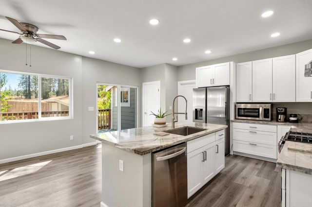 716 Railroad Flat Rd, Mokelumne Hill, CA 95245