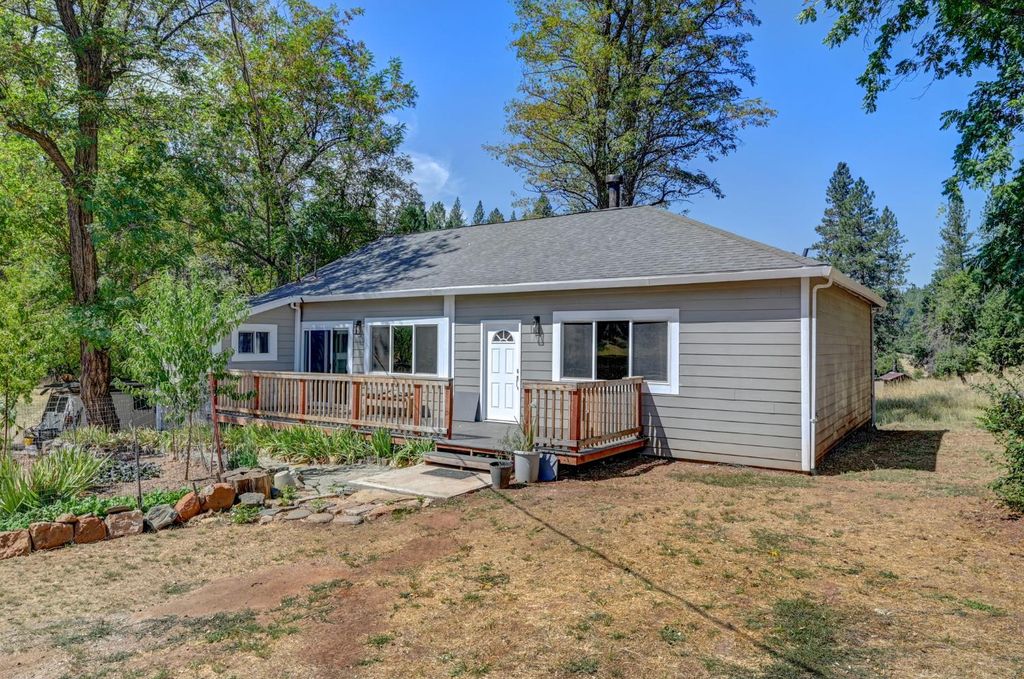 716 Railroad Flat Rd, Mokelumne Hill, CA 95245