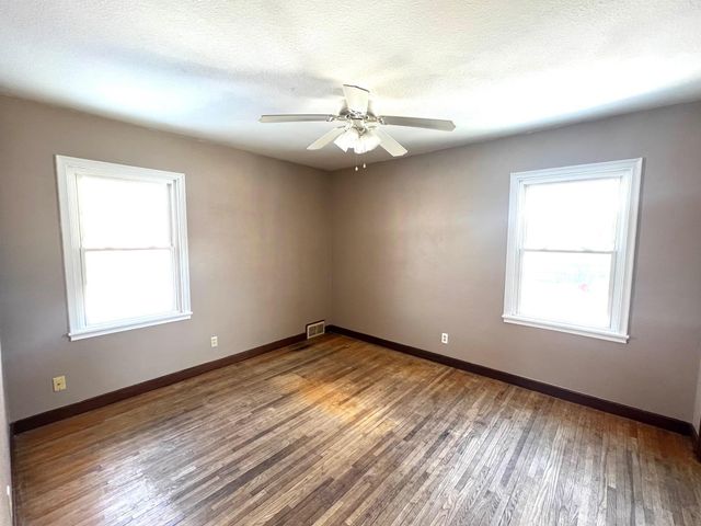 1415 Burke Avenue W, Roseville, MN 55113