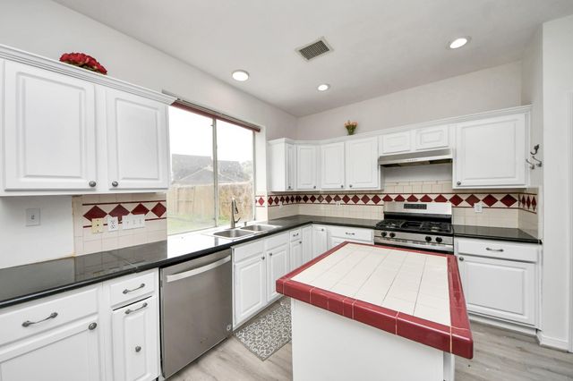 1802 Diamond Brook Drive, Houston, TX 77062