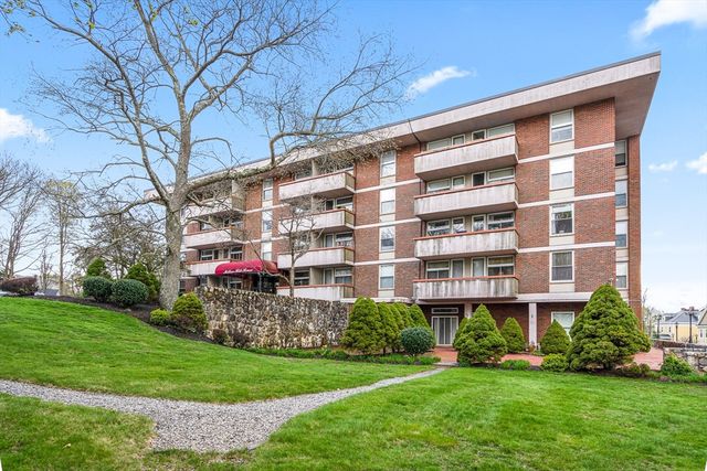 36 Eliot St 38, Milton, MA 02186