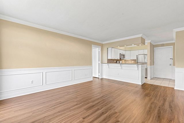 36 Eliot St 38, Milton, MA 02186